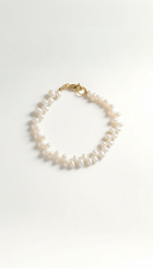 Wave Oval Pearl Bracelet